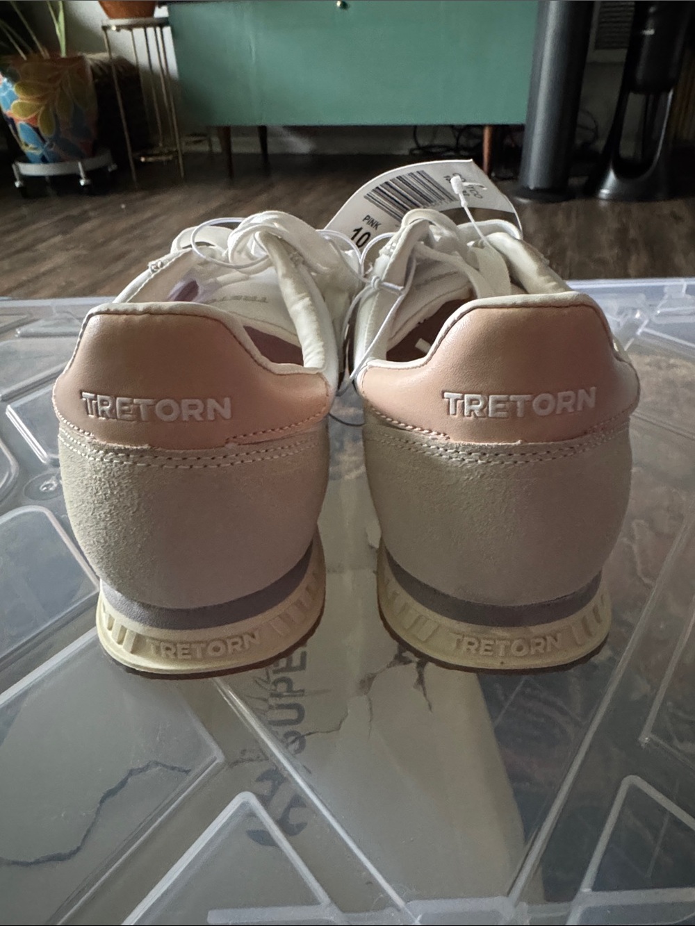 Tretorn Cream and Blush Retro Low-Top Sneakers - Picture 3 of 5